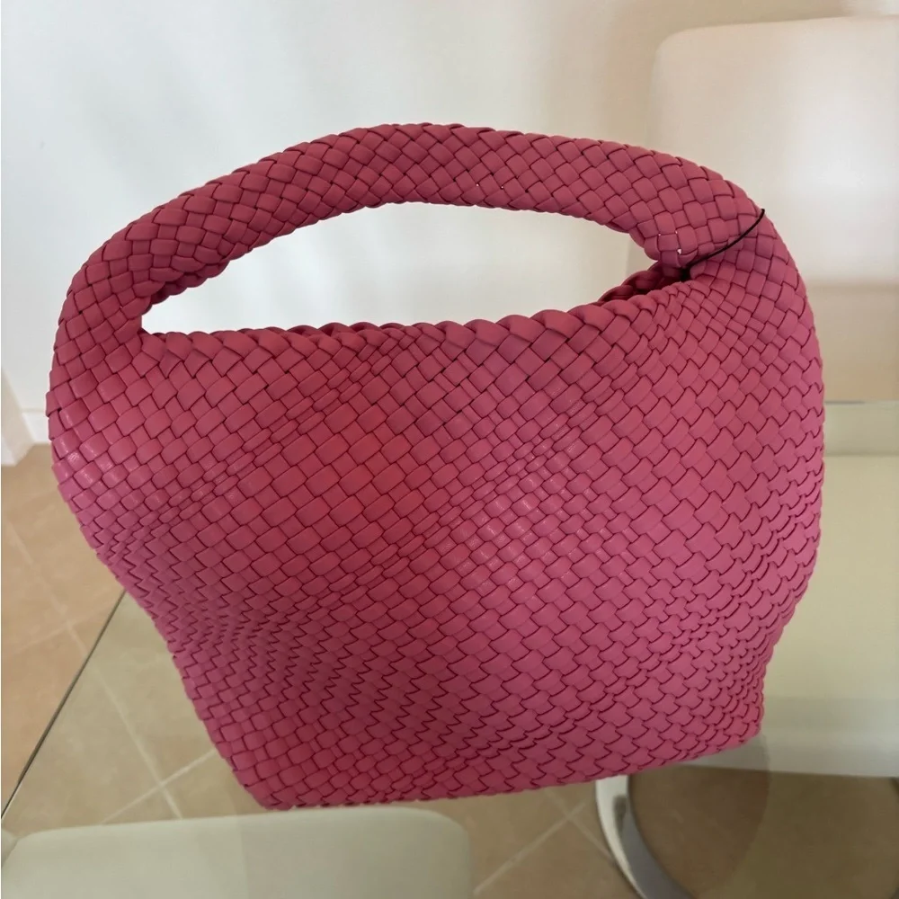 Elegant Pink Woven Handbag